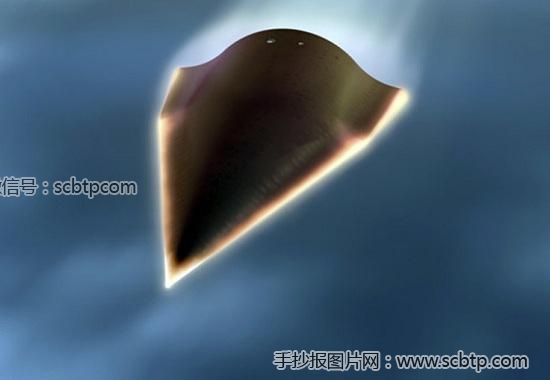 抗战胜利大阅兵先进武器展示——东风26中程导弹